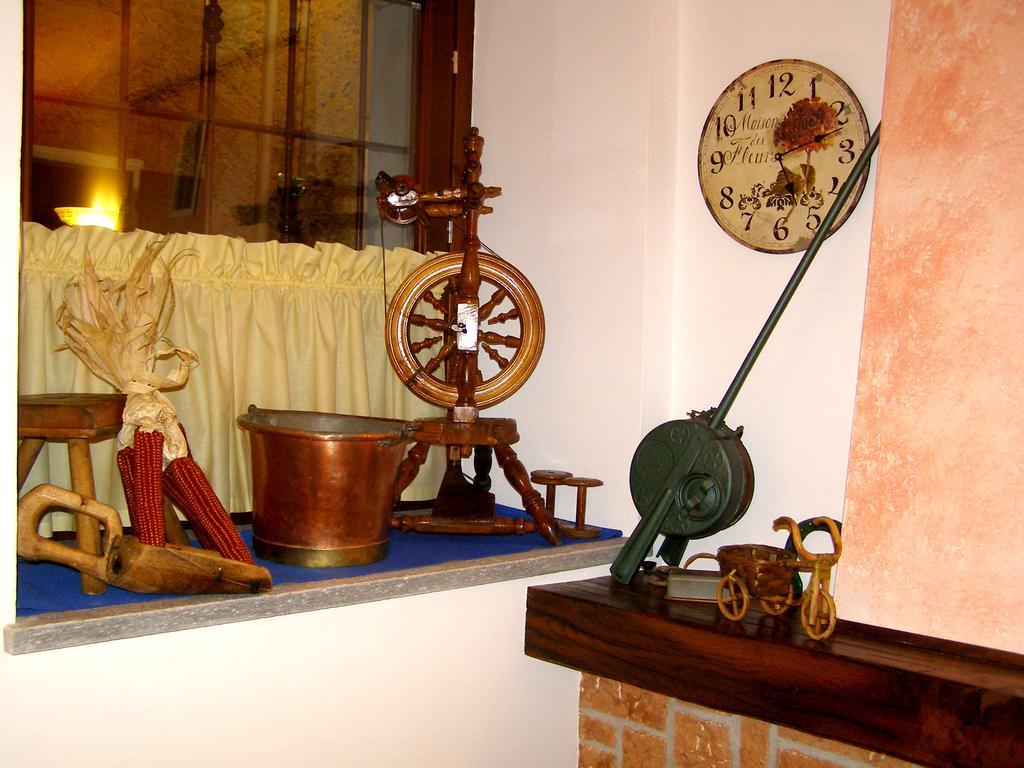 L'Antico Borgo Rooms Rental Caprie Kültér fotó