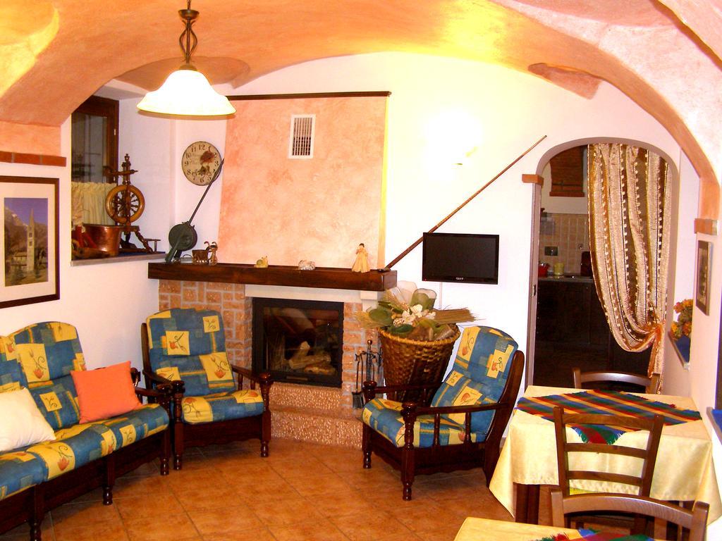 L'Antico Borgo Rooms Rental Caprie Kültér fotó