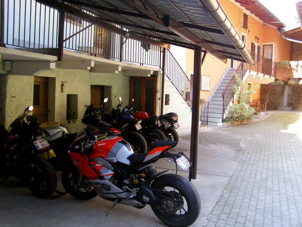 L'Antico Borgo Rooms Rental Caprie Kültér fotó